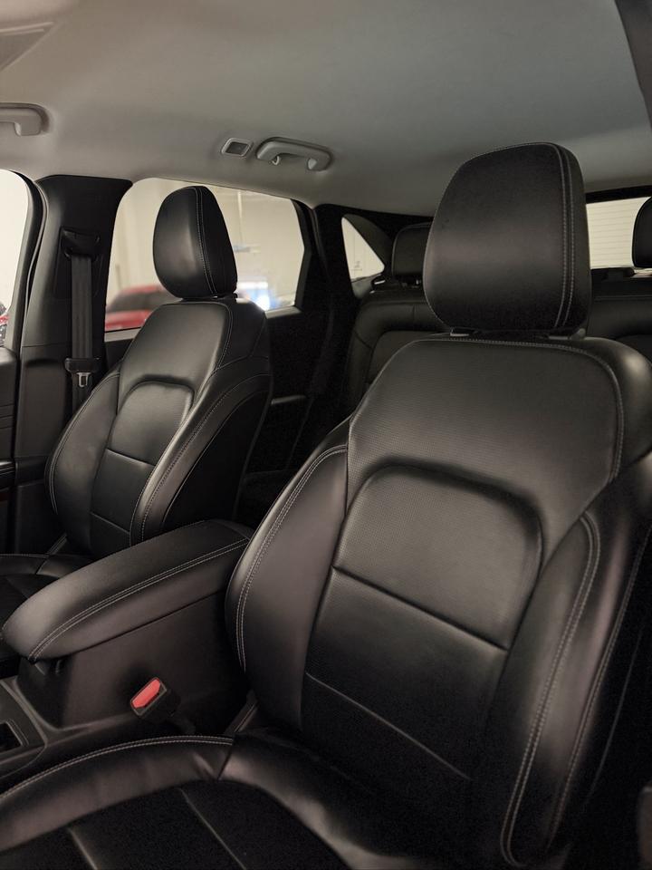 2024 Ford Escape Platinum AWD Photo