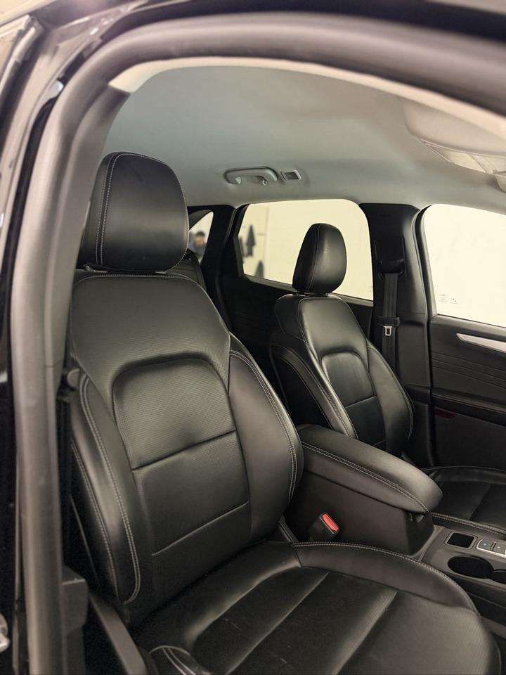 2024 Ford Escape Platinum AWD Photo