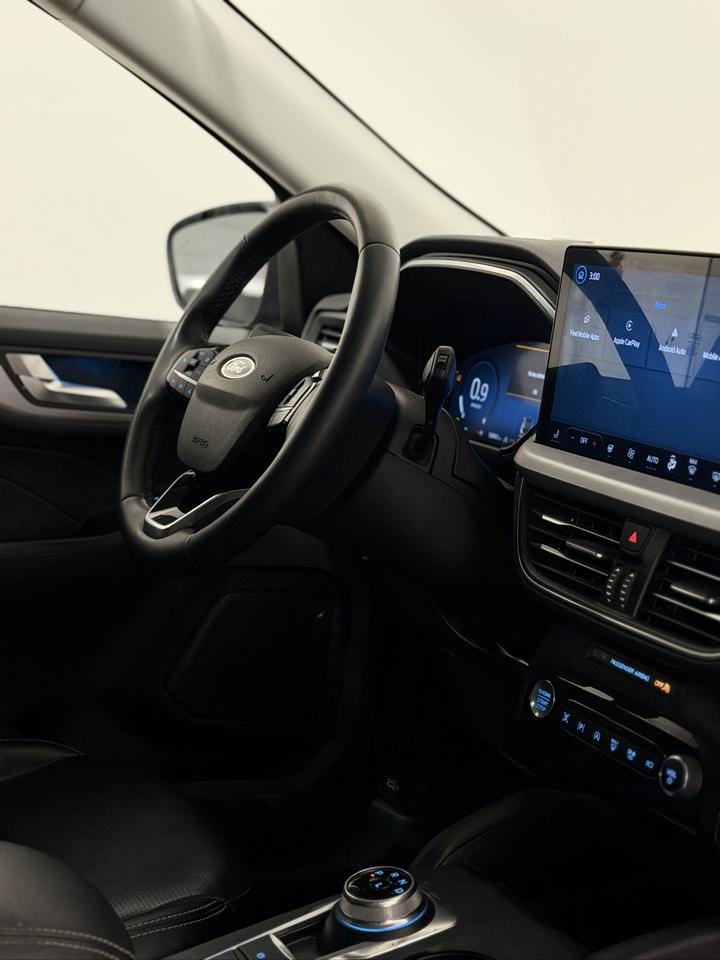 2024 Ford Escape Platinum AWD Photo