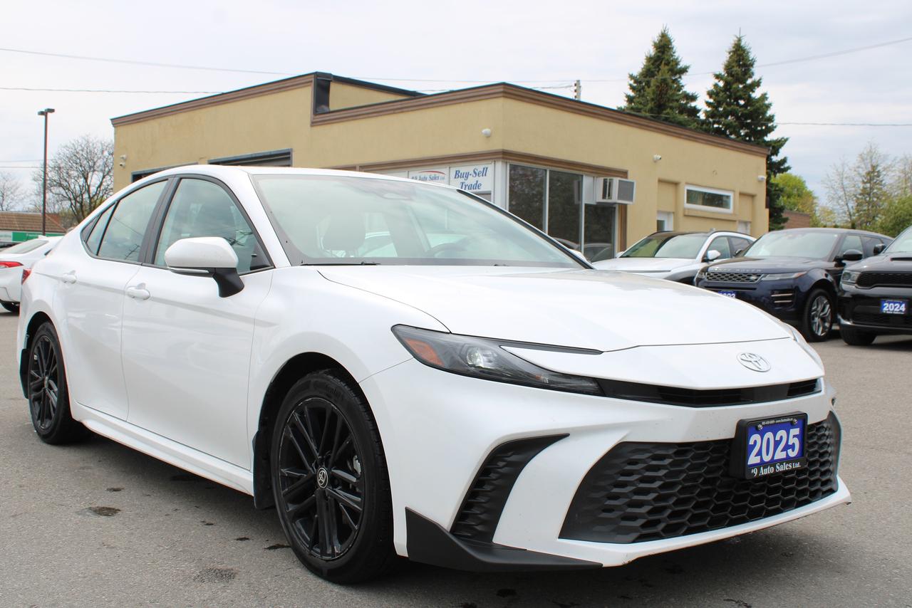 Used 2025 Toyota Camry SE Hybrid for sale in Brampton, ON