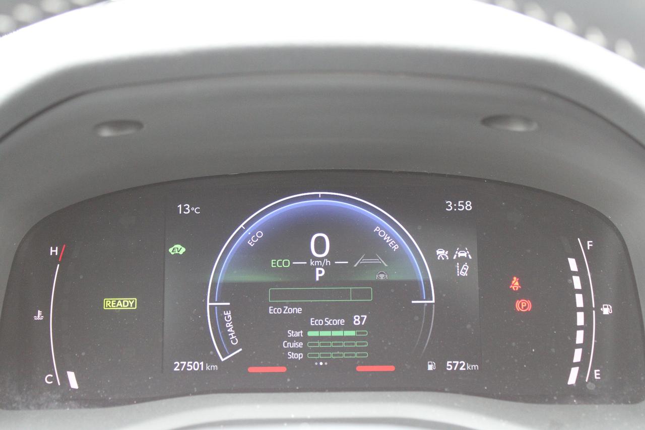 2025 Toyota Camry SE Hybrid Photo