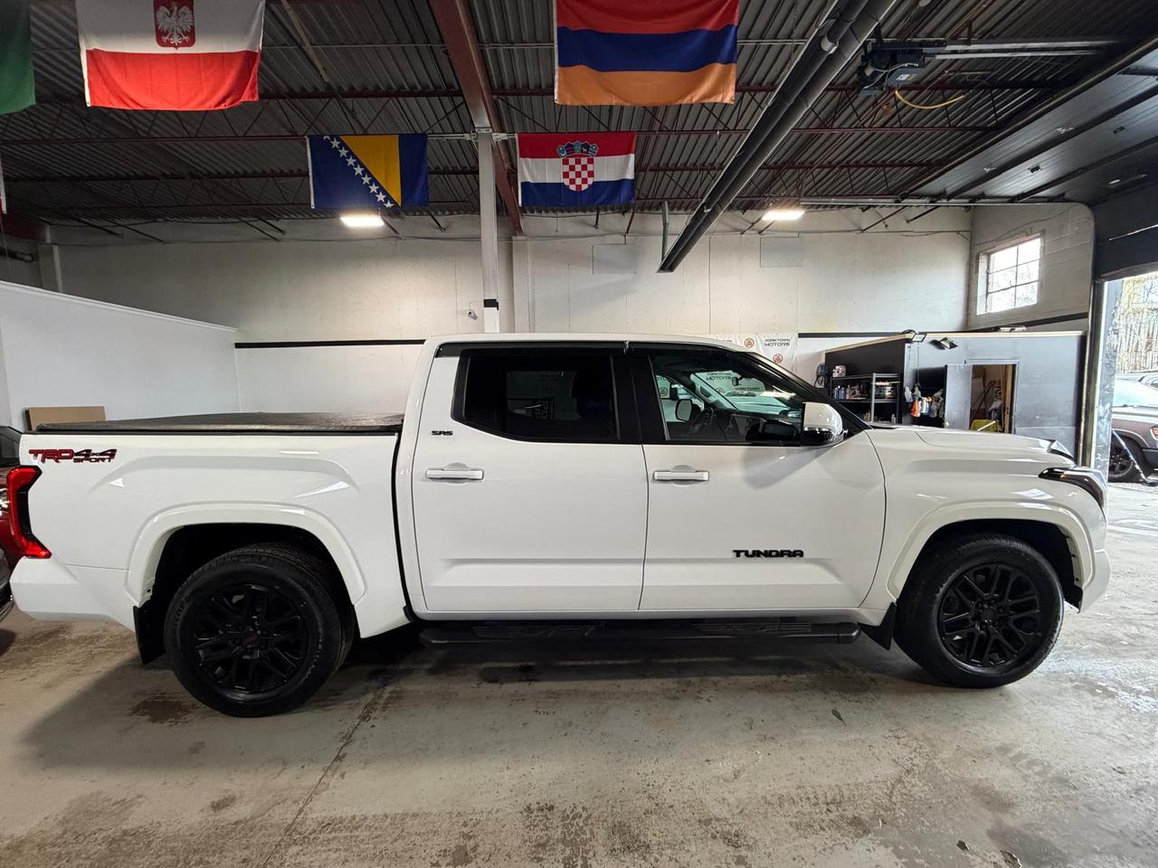 2024 Toyota Tundra SR5 Photo3
