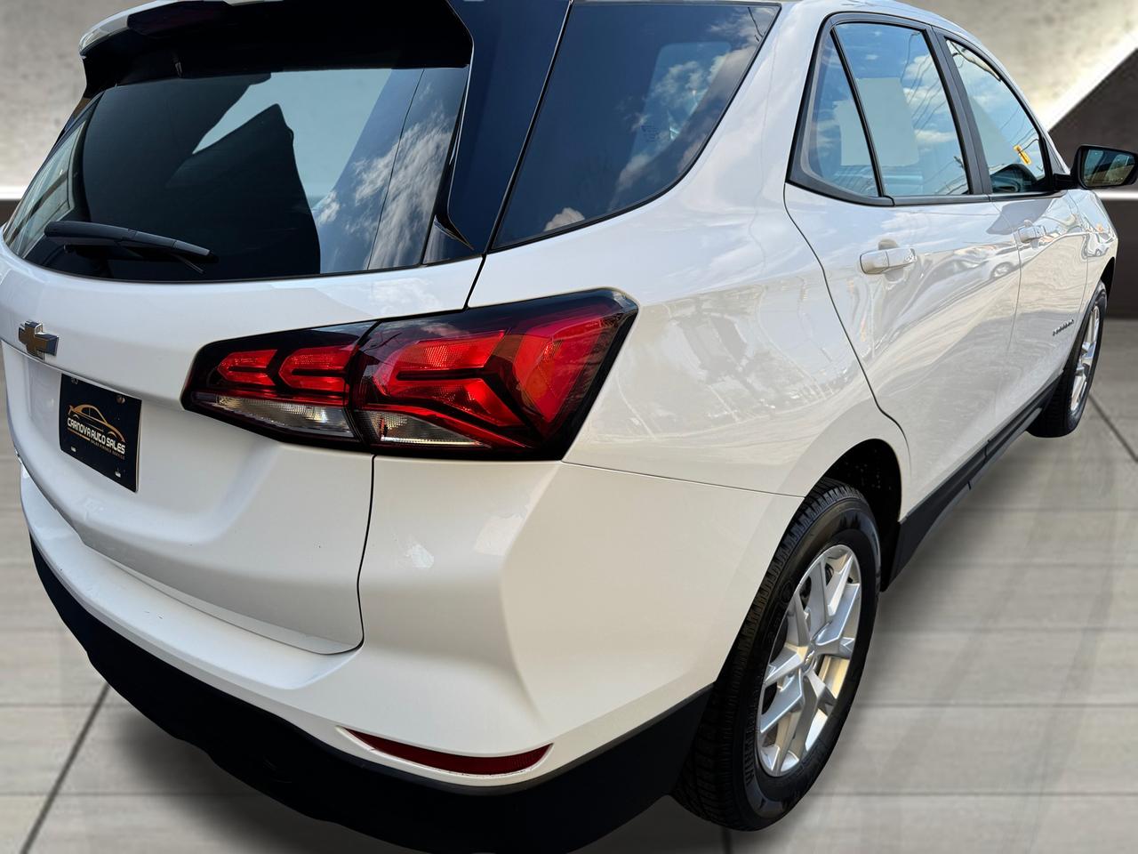 2022 Chevrolet Equinox LS+ONE OWNER+CLEAN CARFAX+ApplePlay Photo