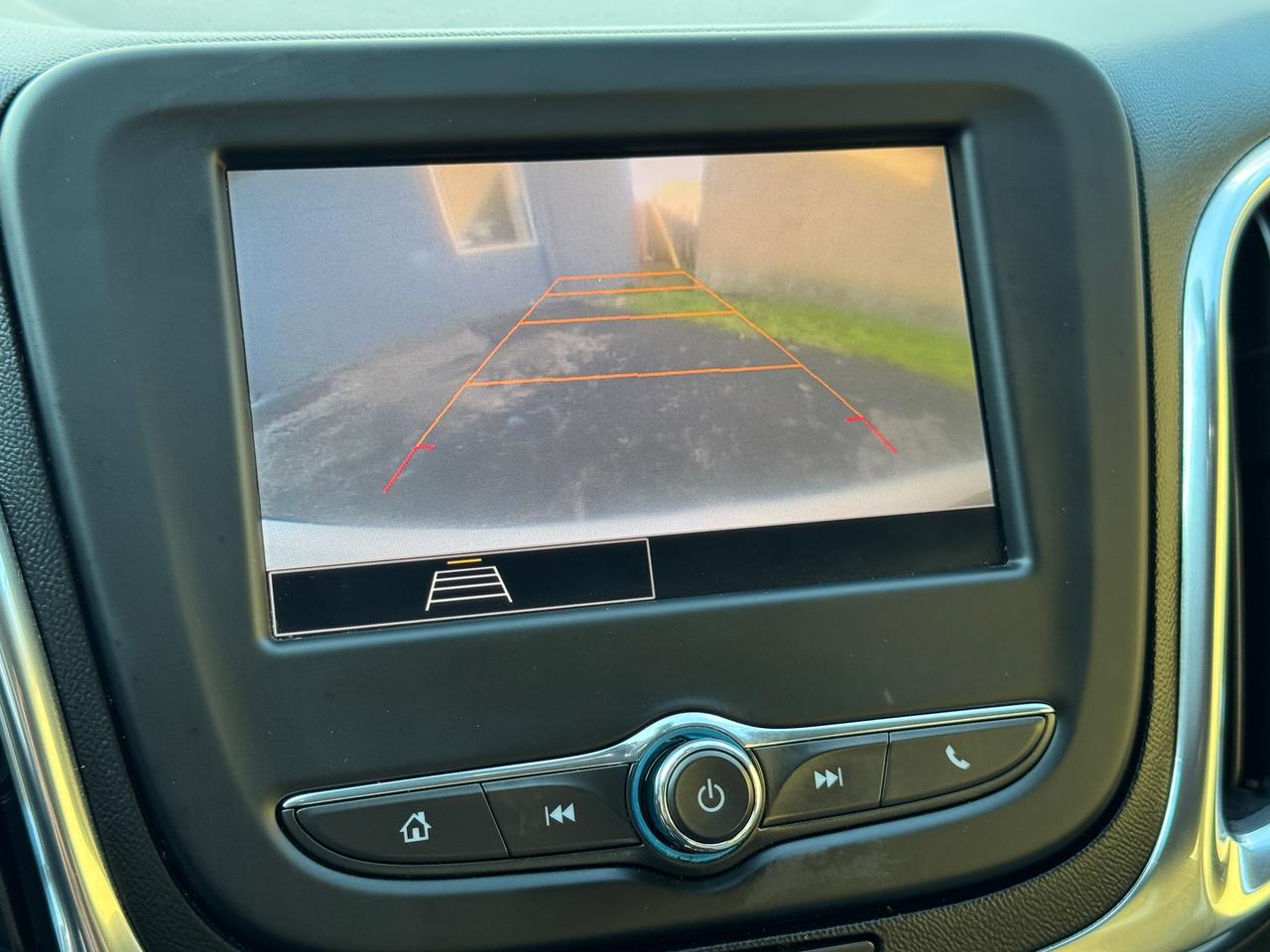 2022 Chevrolet Equinox LS+ONE OWNER+CLEAN CARFAX+ApplePlay Photo