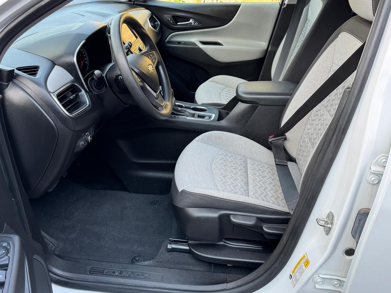 2022 Chevrolet Equinox LS+ONE OWNER+CLEAN CARFAX+ApplePlay Photo