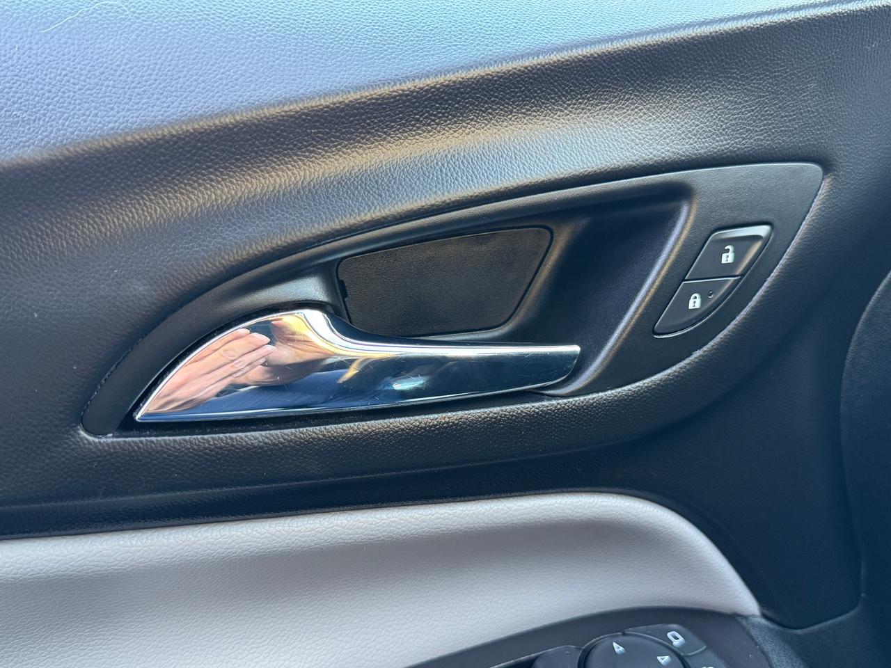 2022 Chevrolet Equinox LS+ONE OWNER+CLEAN CARFAX+ApplePlay Photo
