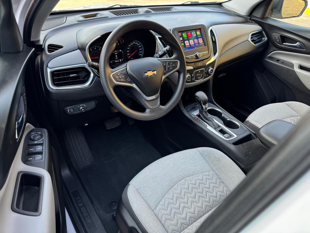 2022 Chevrolet Equinox LS+ONE OWNER+CLEAN CARFAX+ApplePlay Photo