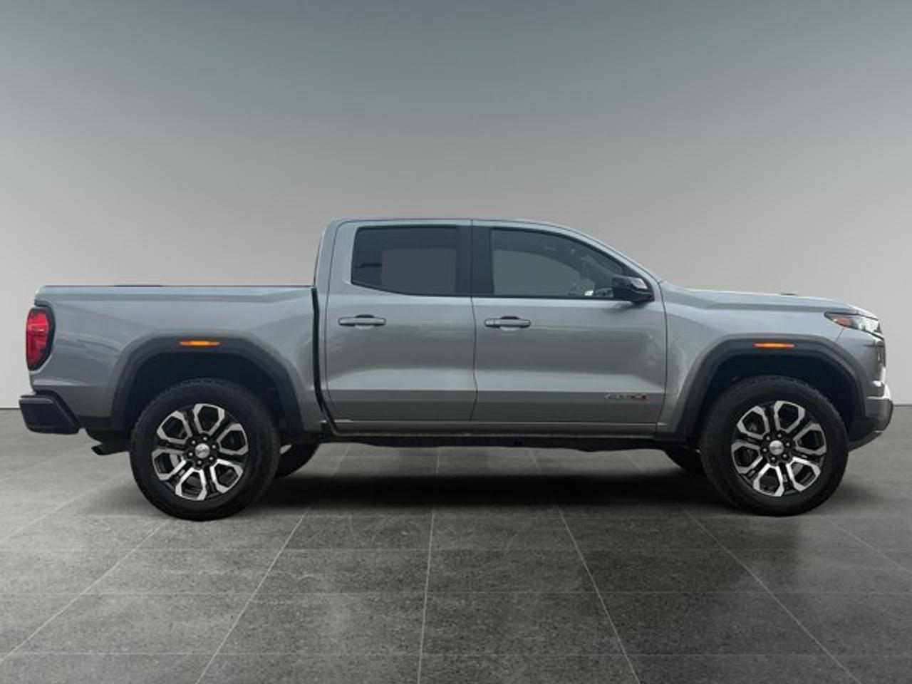 2024 GMC Canyon AT4 Photo