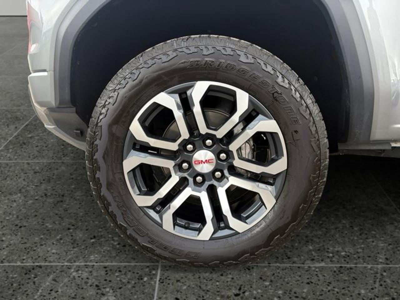 2024 GMC Canyon AT4 - Photo #9