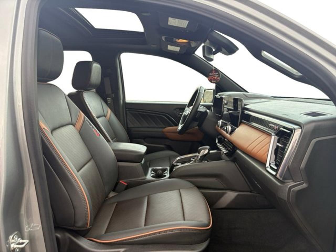 2024 GMC Canyon AT4 Photo