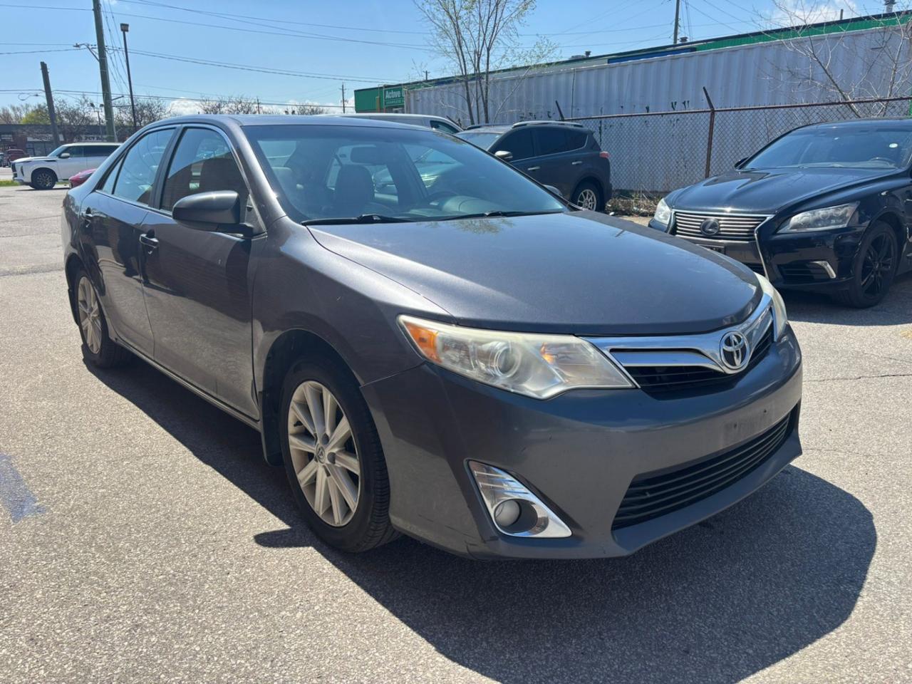 2014 Toyota Camry XLE 4dr Sdn I4 Auto XLE Photo