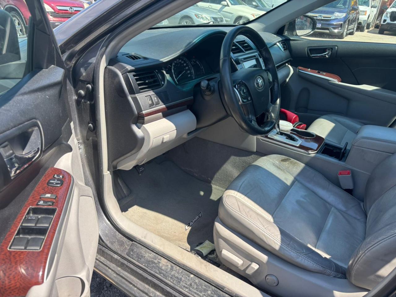 2014 Toyota Camry XLE 4dr Sdn I4 Auto XLE Photo