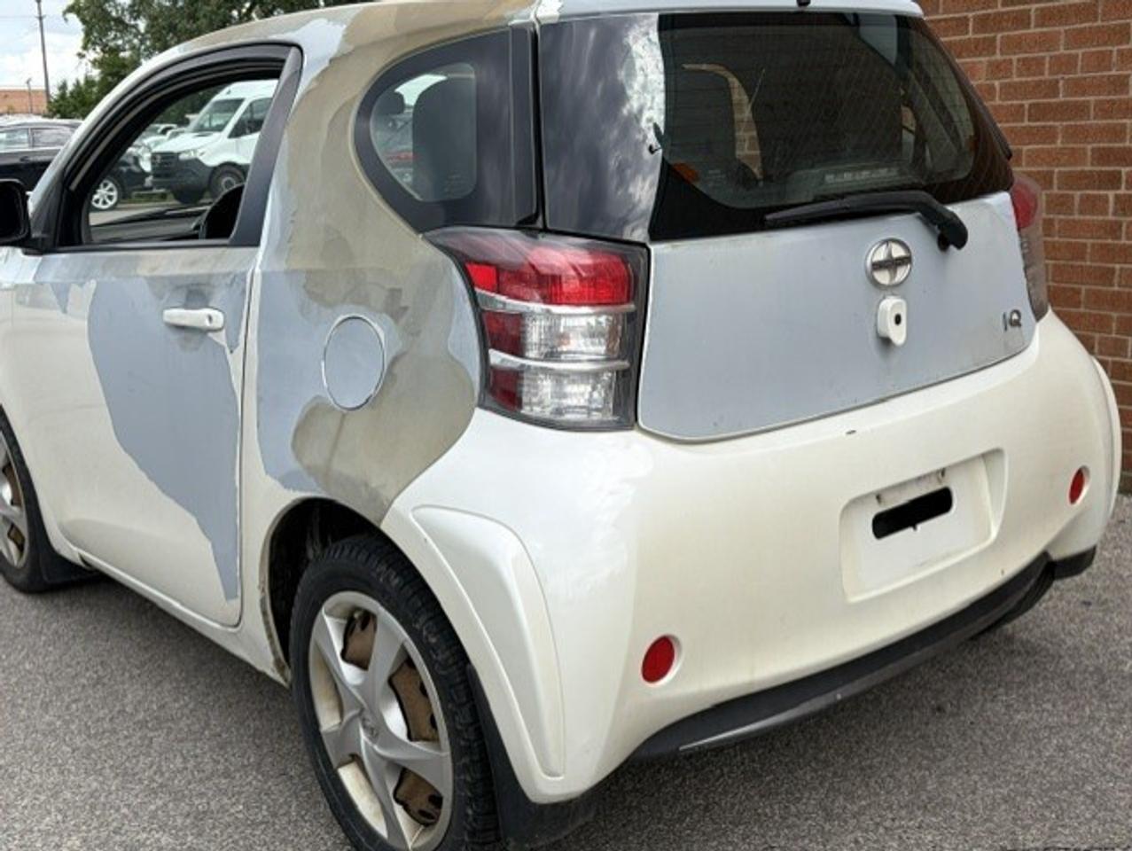 2012 Scion iQ 3dr HB Photo4