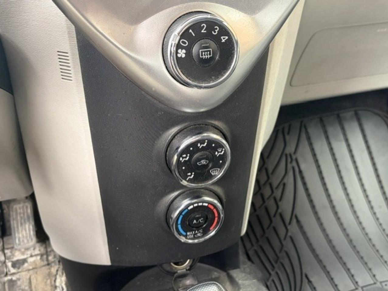 2012 Scion iQ 3dr HB Photo