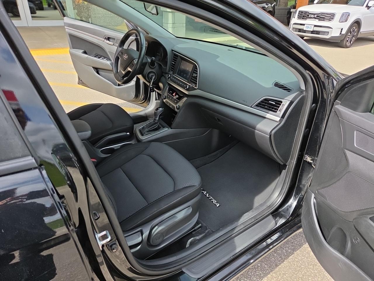 2017 Hyundai Elantra GL Photo
