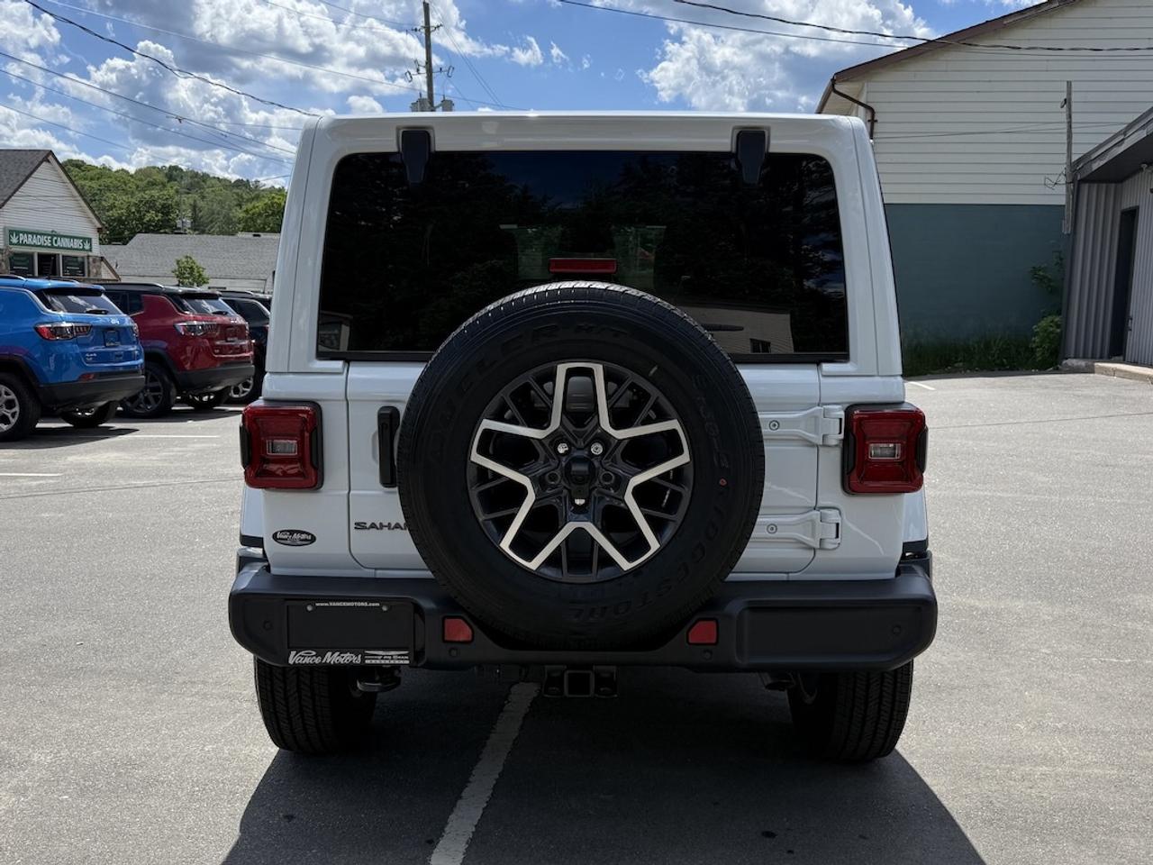2026 Jeep Wrangler SAHARA 4X4 Photo