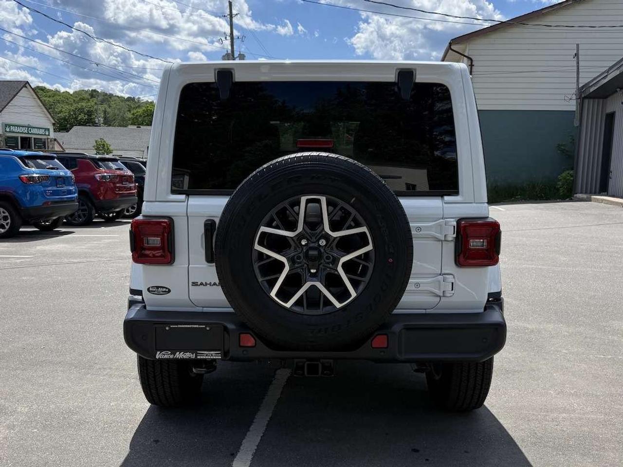 2026 Jeep Wrangler SAHARA 4X4 Photo
