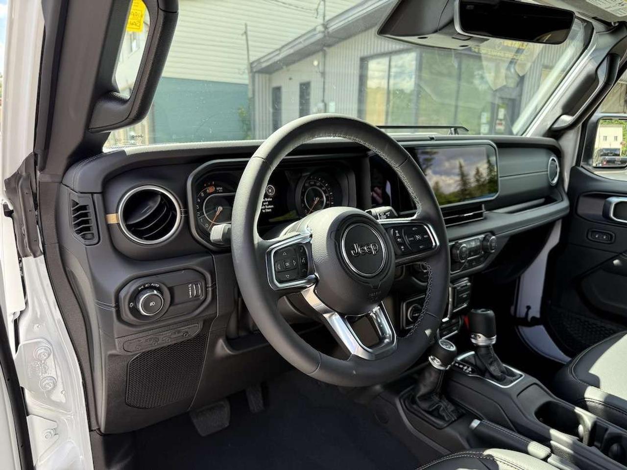 2026 Jeep Wrangler SAHARA 4X4 Photo