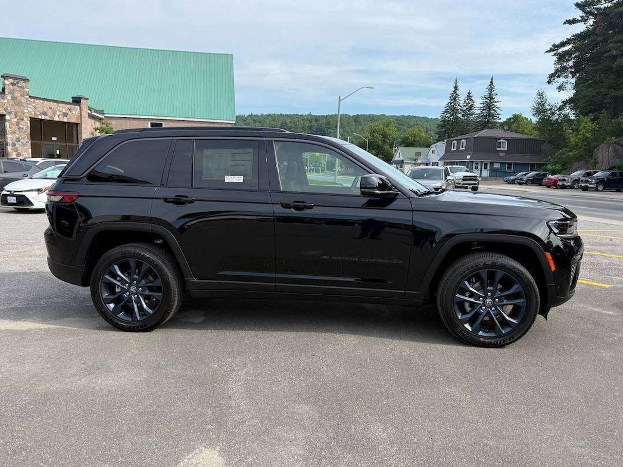 2026 Jeep Grand Cherokee 85th Anniversary 4x4 Photo