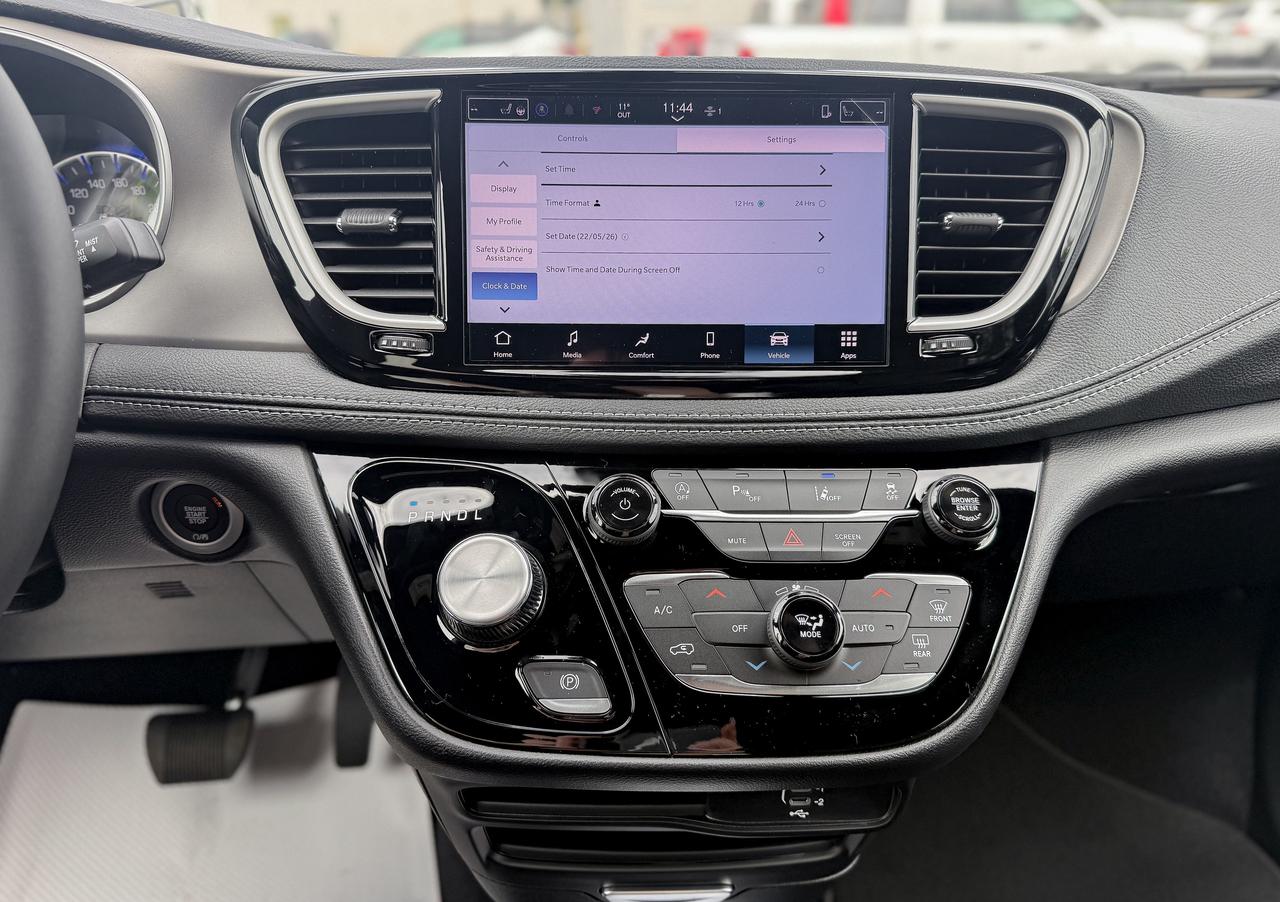 2027 Chrysler Pacifica Select FWD Photo