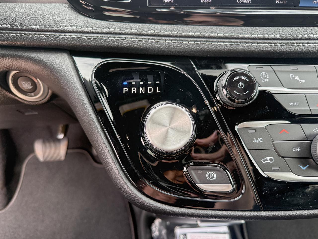 2027 Chrysler Pacifica Select FWD Photo