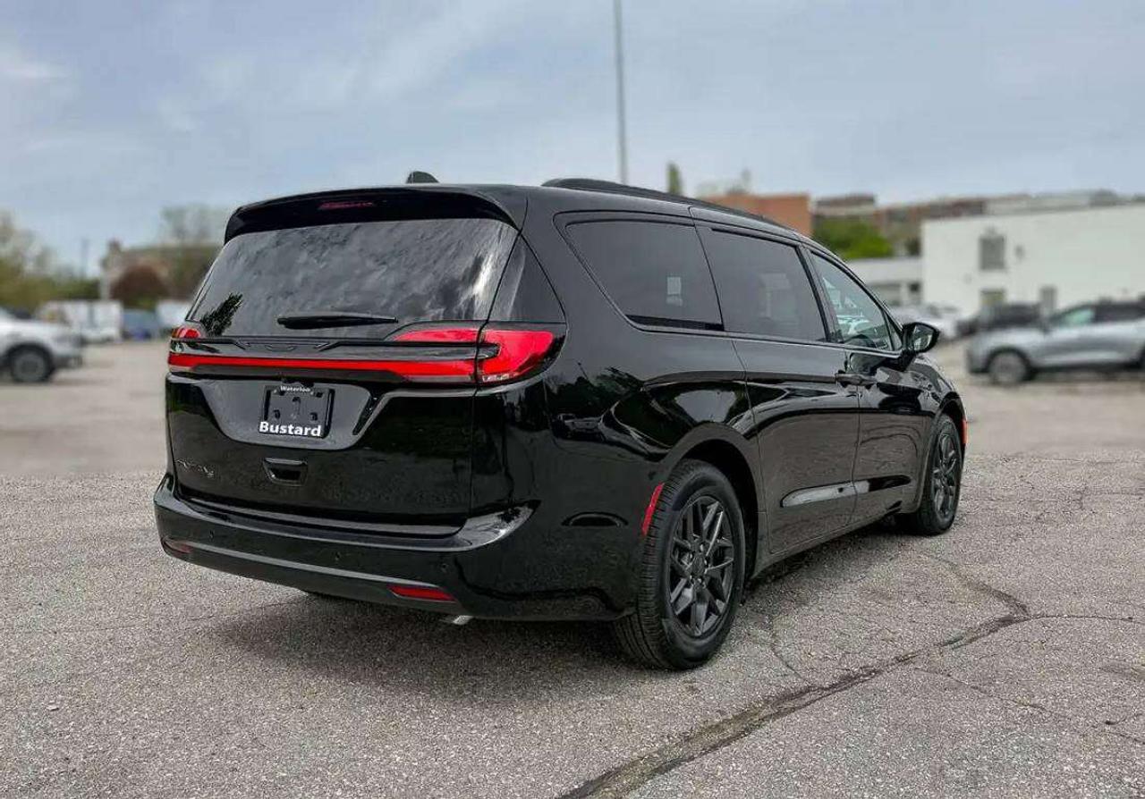 2027 Chrysler Pacifica SELECT | S Package Photo