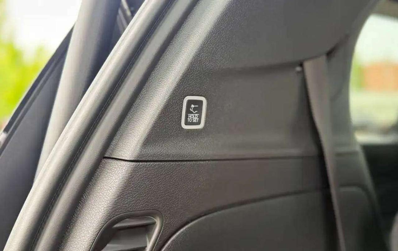 2027 Chrysler Pacifica SELECT | S Package Photo