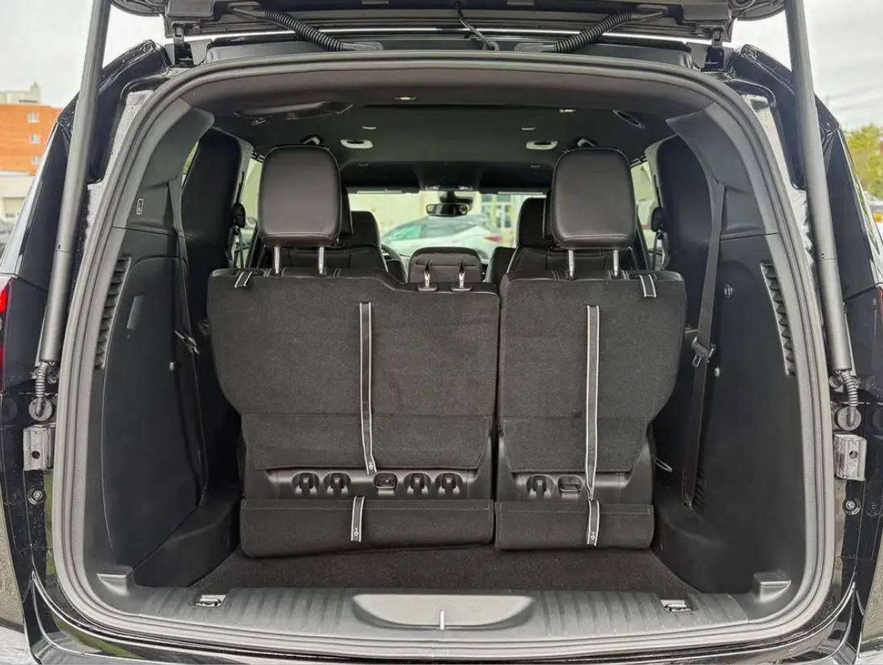 2027 Chrysler Pacifica SELECT | S Package Photo