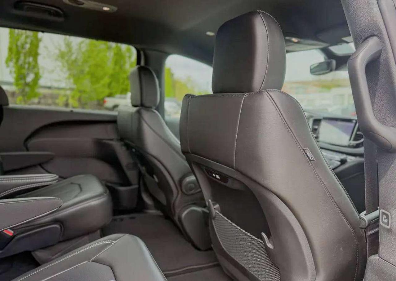 2027 Chrysler Pacifica SELECT | S Package Photo