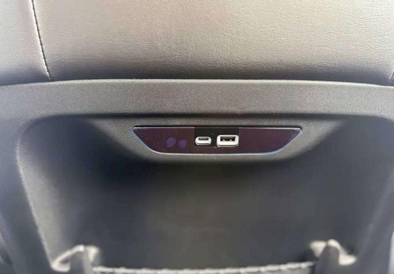 2027 Chrysler Pacifica SELECT | S Package Photo