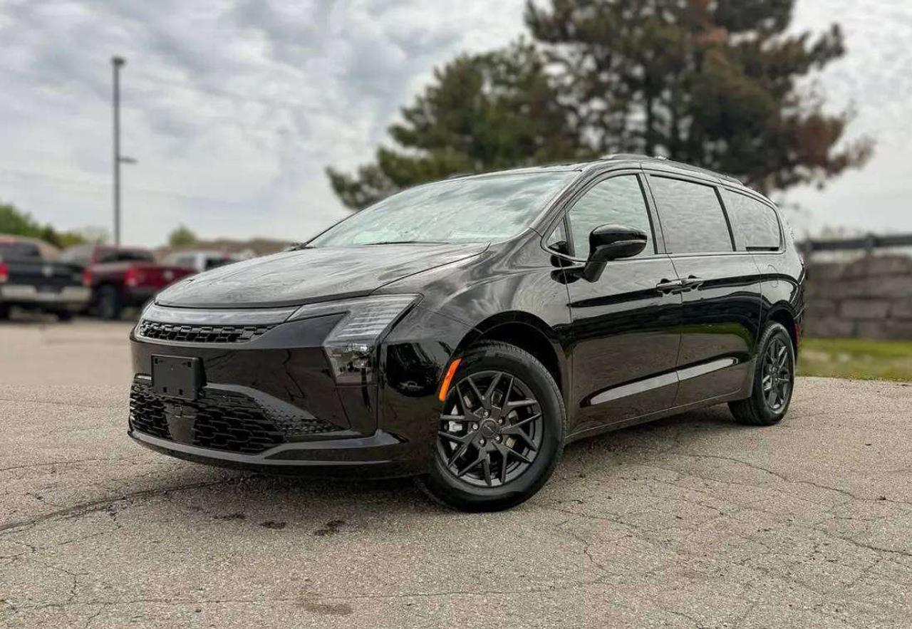 2027 Chrysler Pacifica SELECT | S Package Photo0