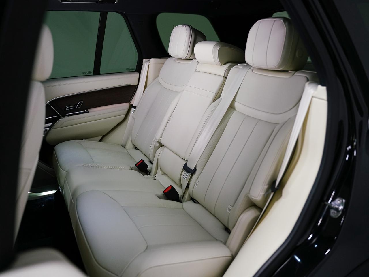 2025 Land Rover Range Rover P400 | MERIDIAN | PANO | 23 IN Photo