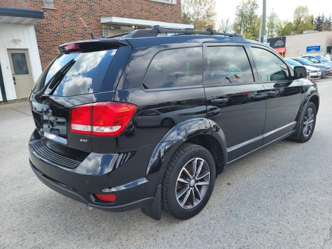 2014 Dodge Journey SXT Photo2