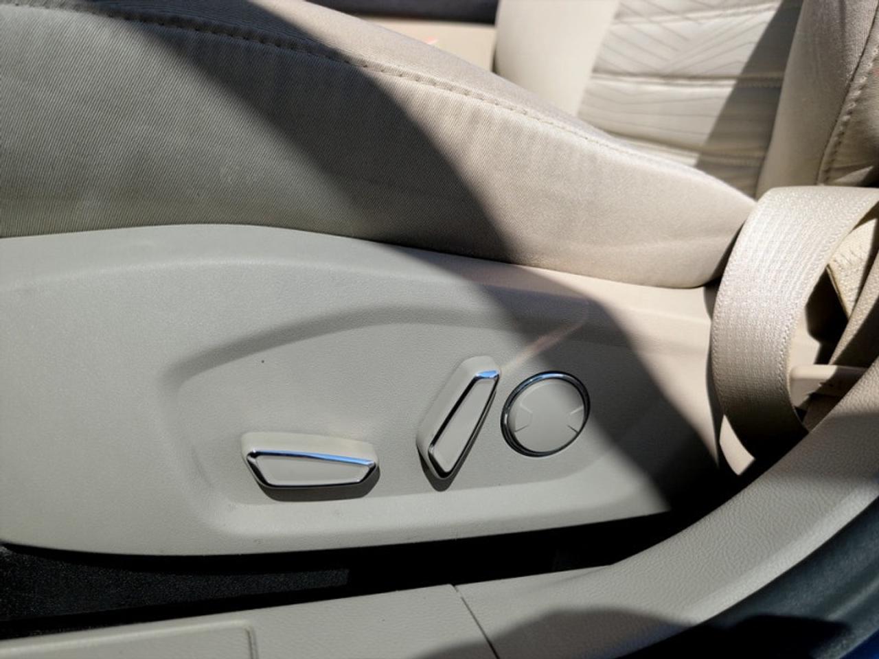 2016 Ford Fusion SE Tech Photo