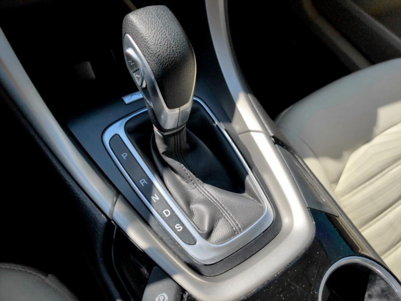 2016 Ford Fusion SE Tech Photo