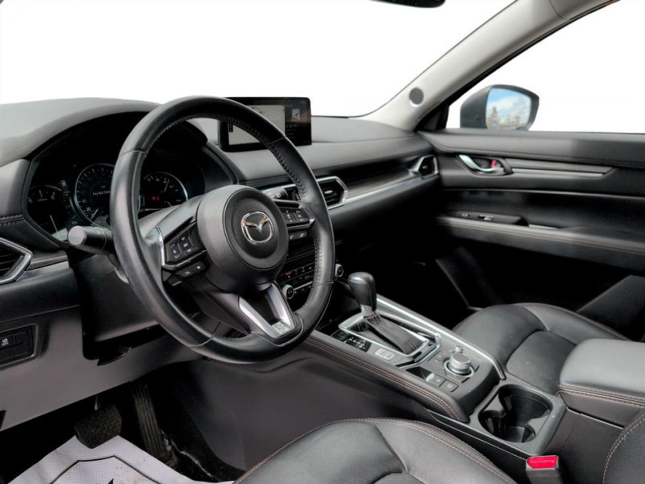 2022 Mazda CX-5 Grand Touring  **VERY LOW MILEAGE** Photo