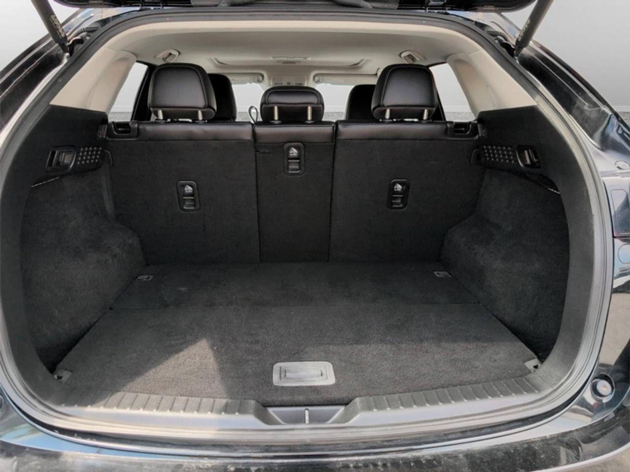 2022 Mazda CX-5 Grand Touring  **VERY LOW MILEAGE** Photo