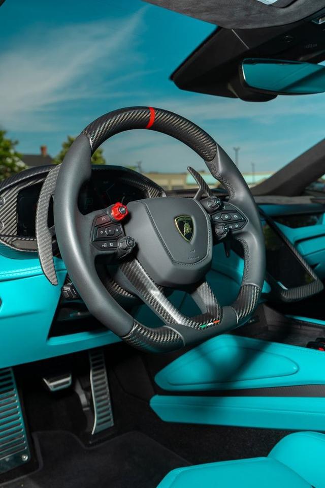 2025 Lamborghini Revuelto Carbon Spec Photo