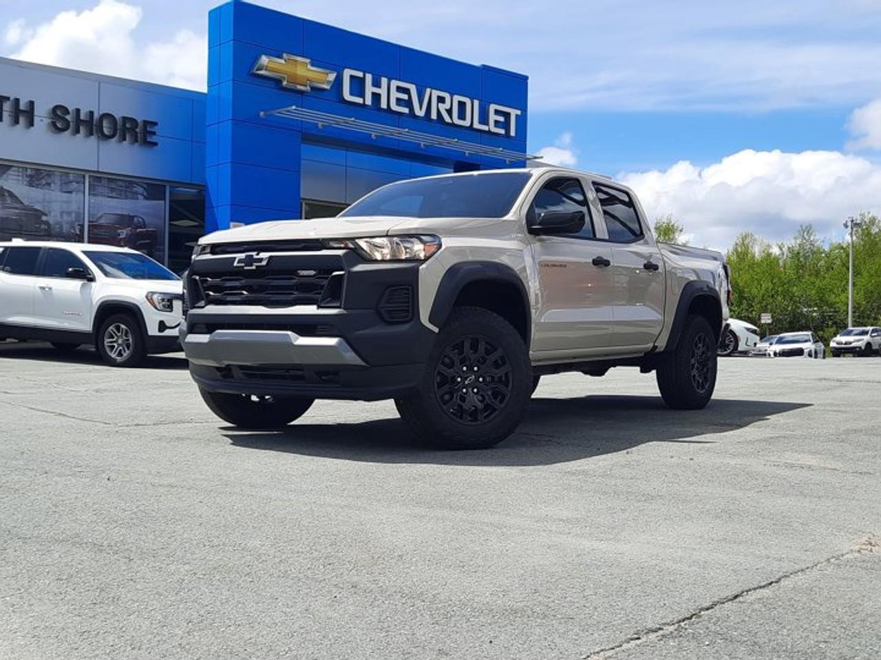 4WD Crew Cab Trail Boss, 8-Speed Automatic, Turbocharged Gas I4 2.7L/