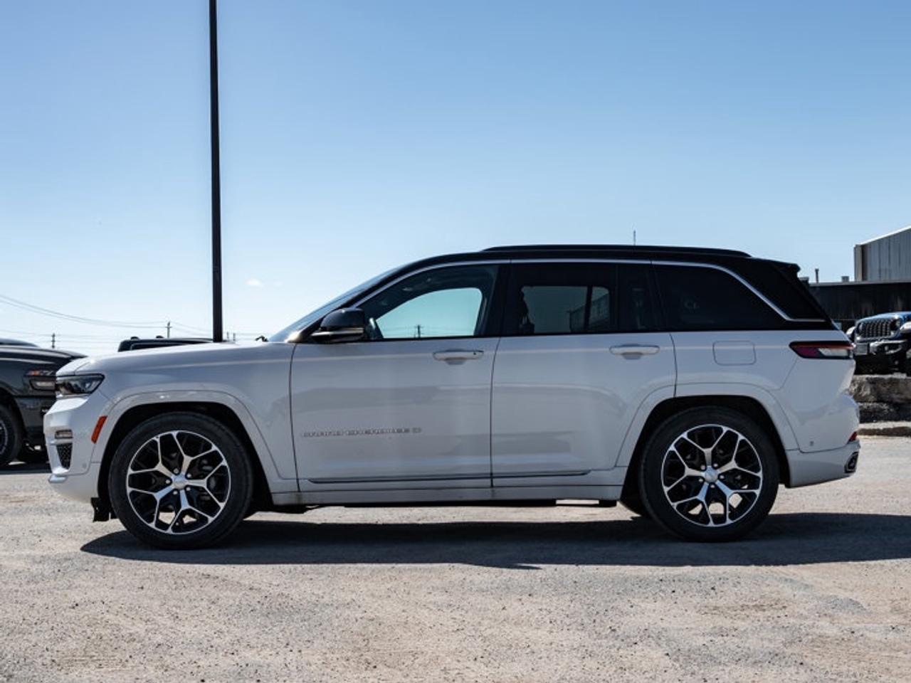 2025 Jeep Grand Cherokee Summit Reserve Photo4