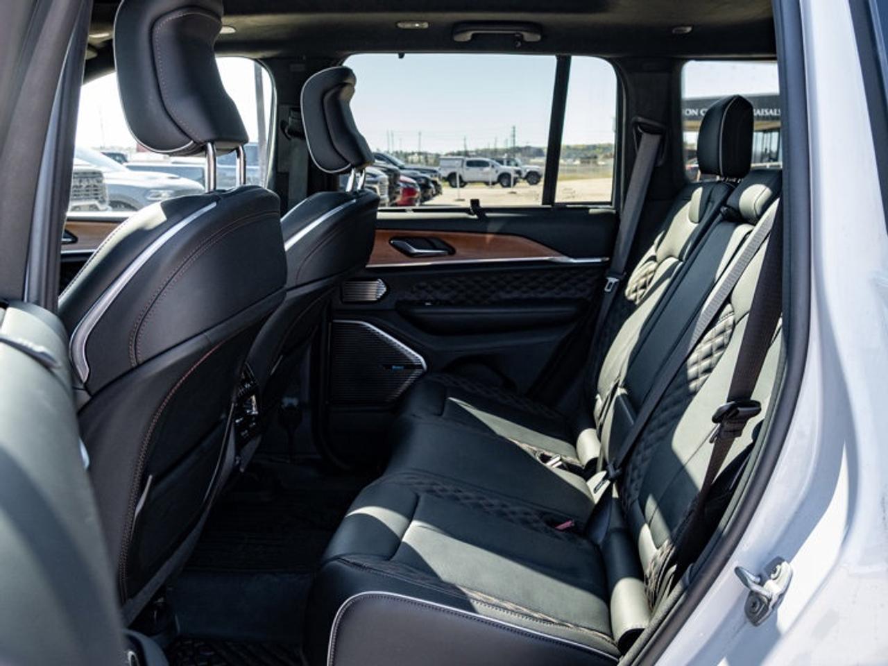 2025 Jeep Grand Cherokee Summit Reserve Photo