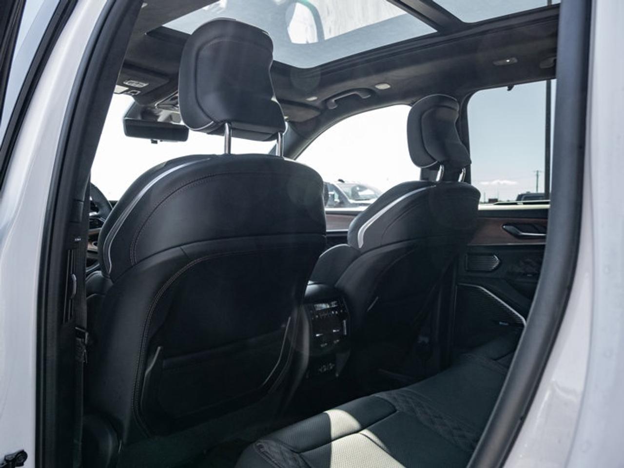 2025 Jeep Grand Cherokee Summit Reserve Photo