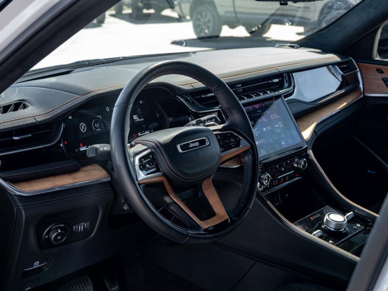 2025 Jeep Grand Cherokee Summit Reserve Photo