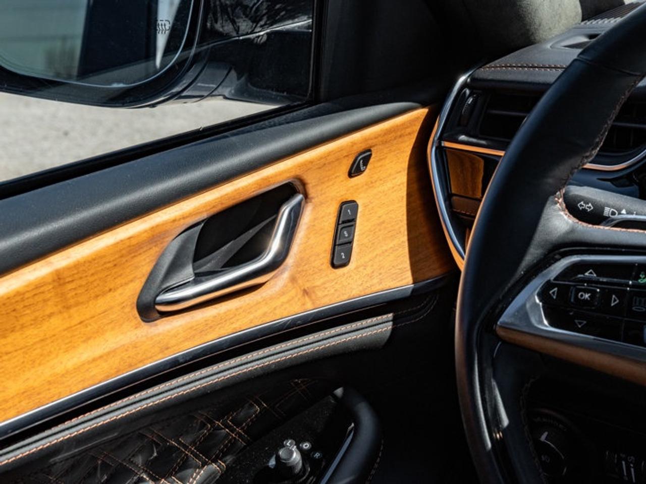 2025 Jeep Grand Cherokee Summit Reserve Photo