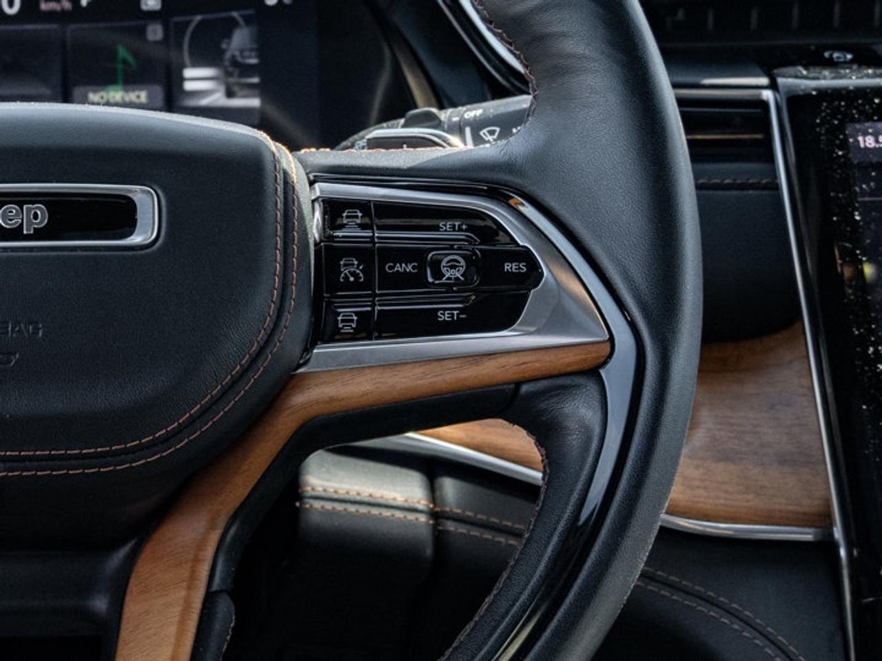 2025 Jeep Grand Cherokee Summit Reserve Photo