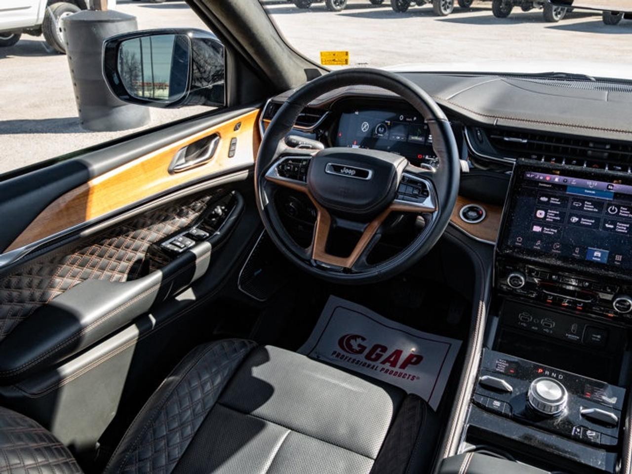 2025 Jeep Grand Cherokee Summit Reserve Photo