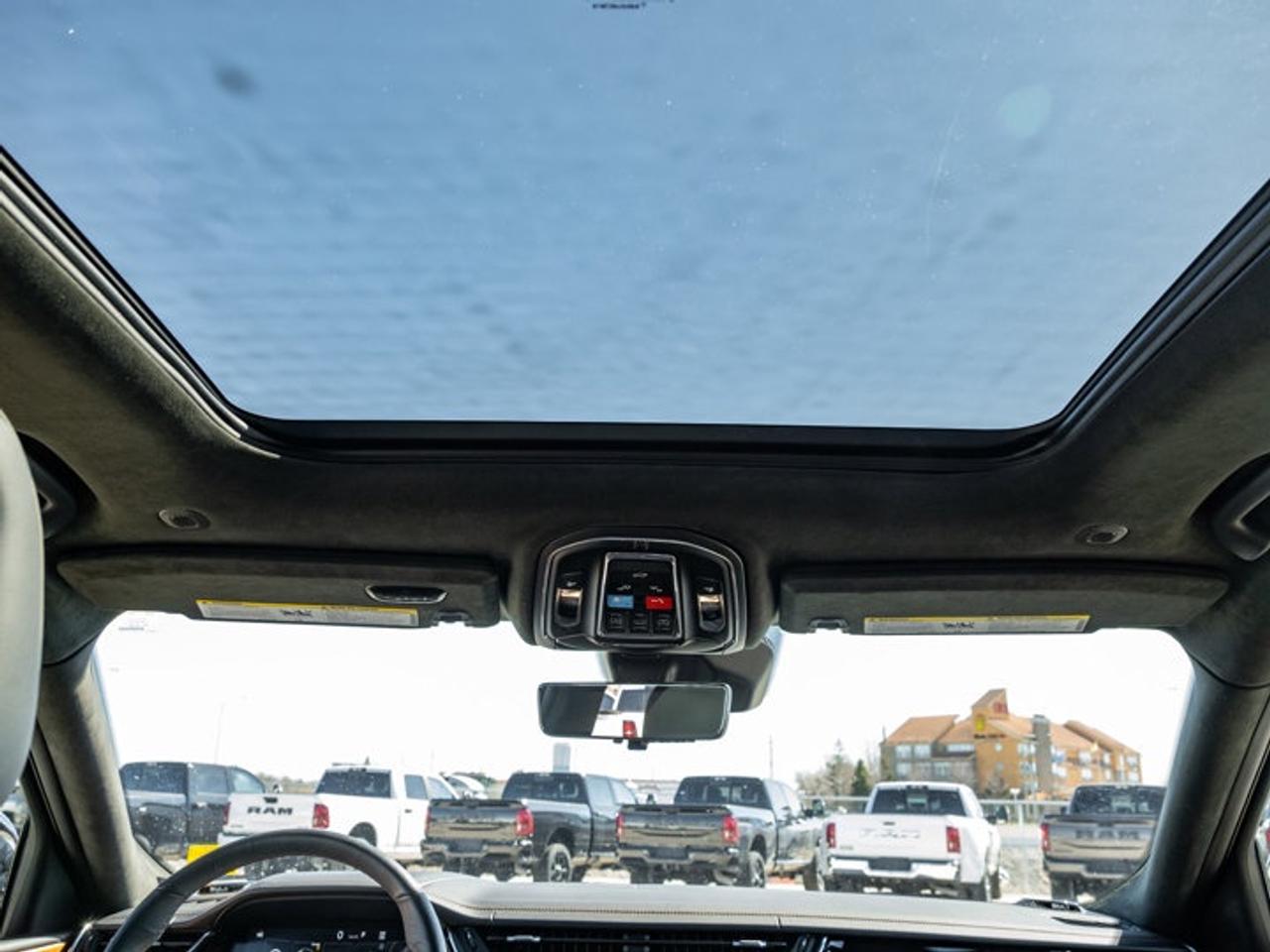 2025 Jeep Grand Cherokee Summit Reserve Photo