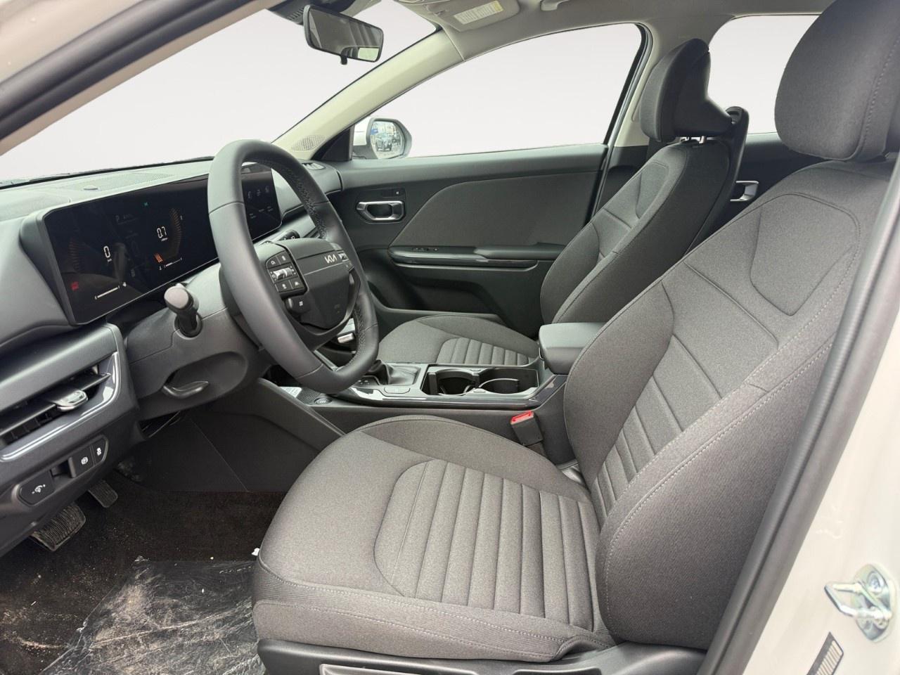 2026 Kia K4 Hatchback EX FWD Photo