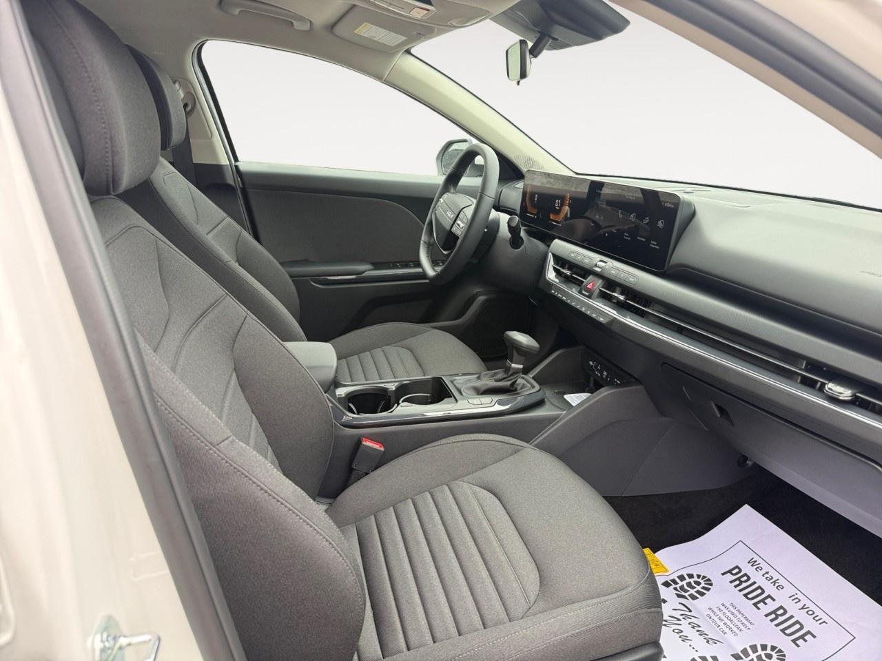 2026 Kia K4 Hatchback EX FWD Photo
