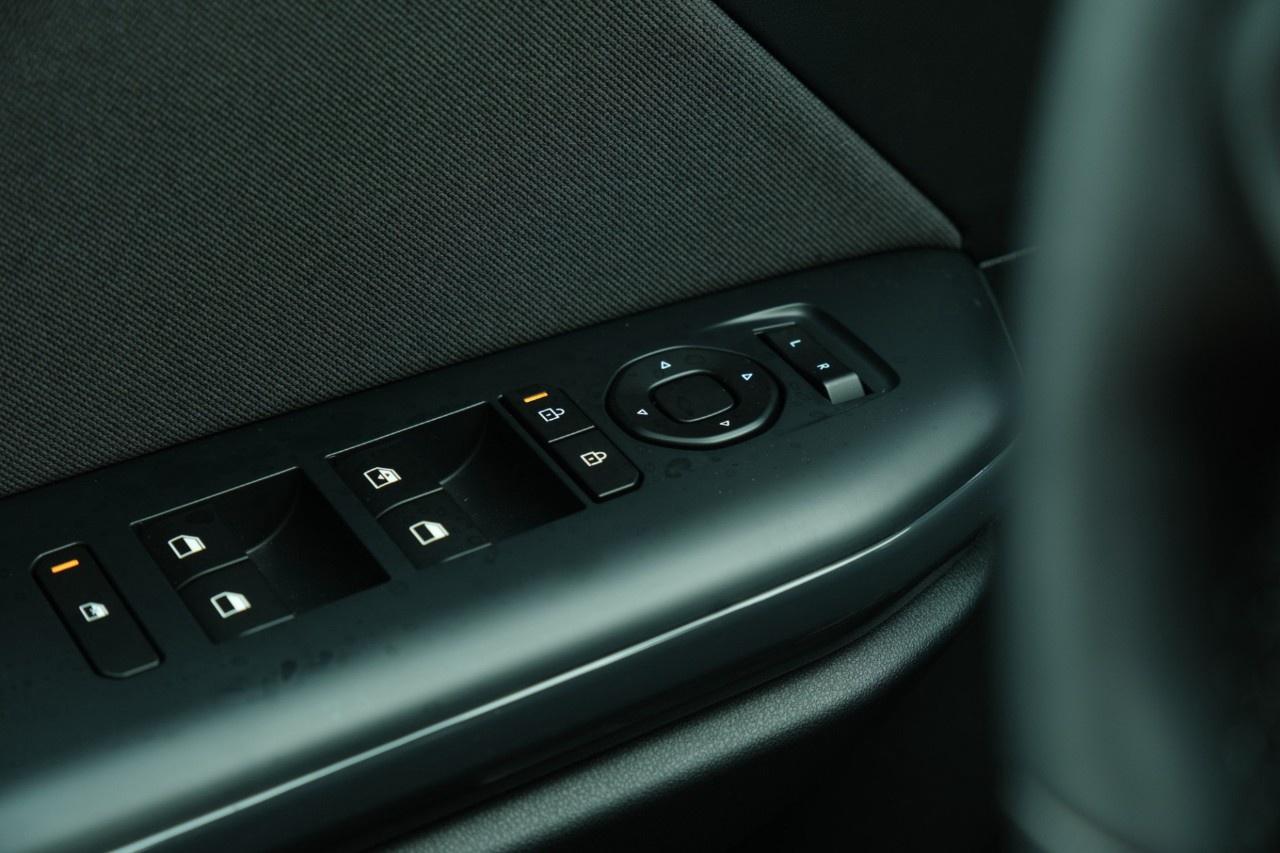 2026 Kia K4 Hatchback EX FWD Photo